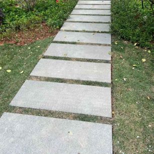 四川 芝麻黑小区踏步、汀步石铺装效果