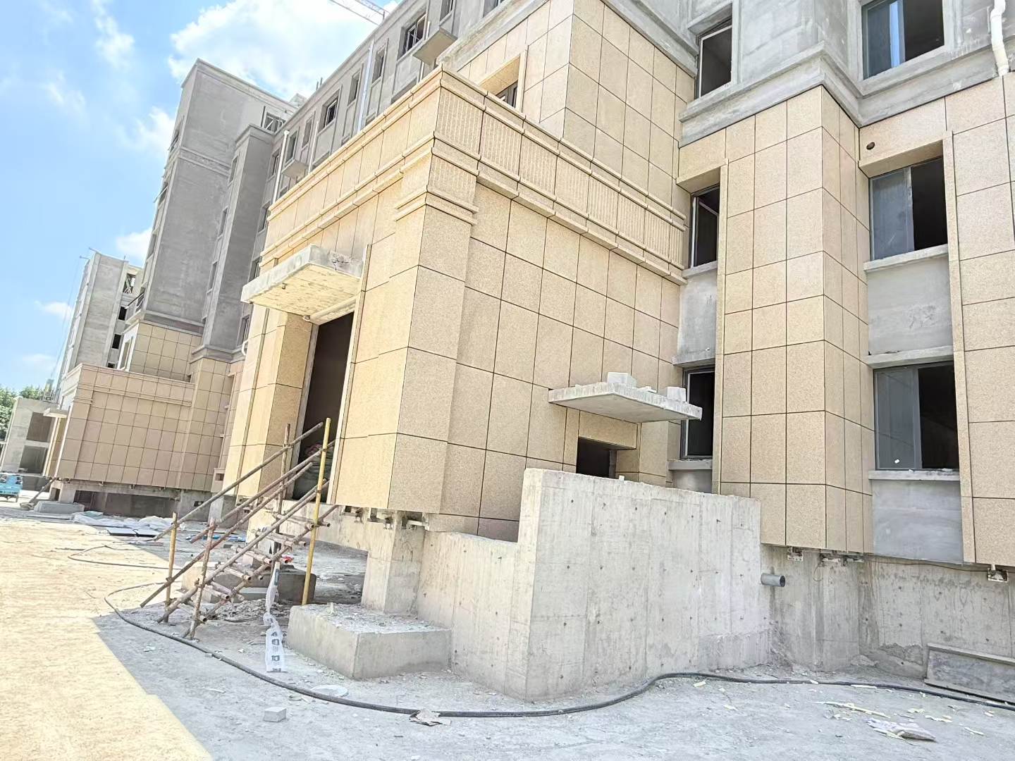 四川 黄金麻干挂，工地实拍
