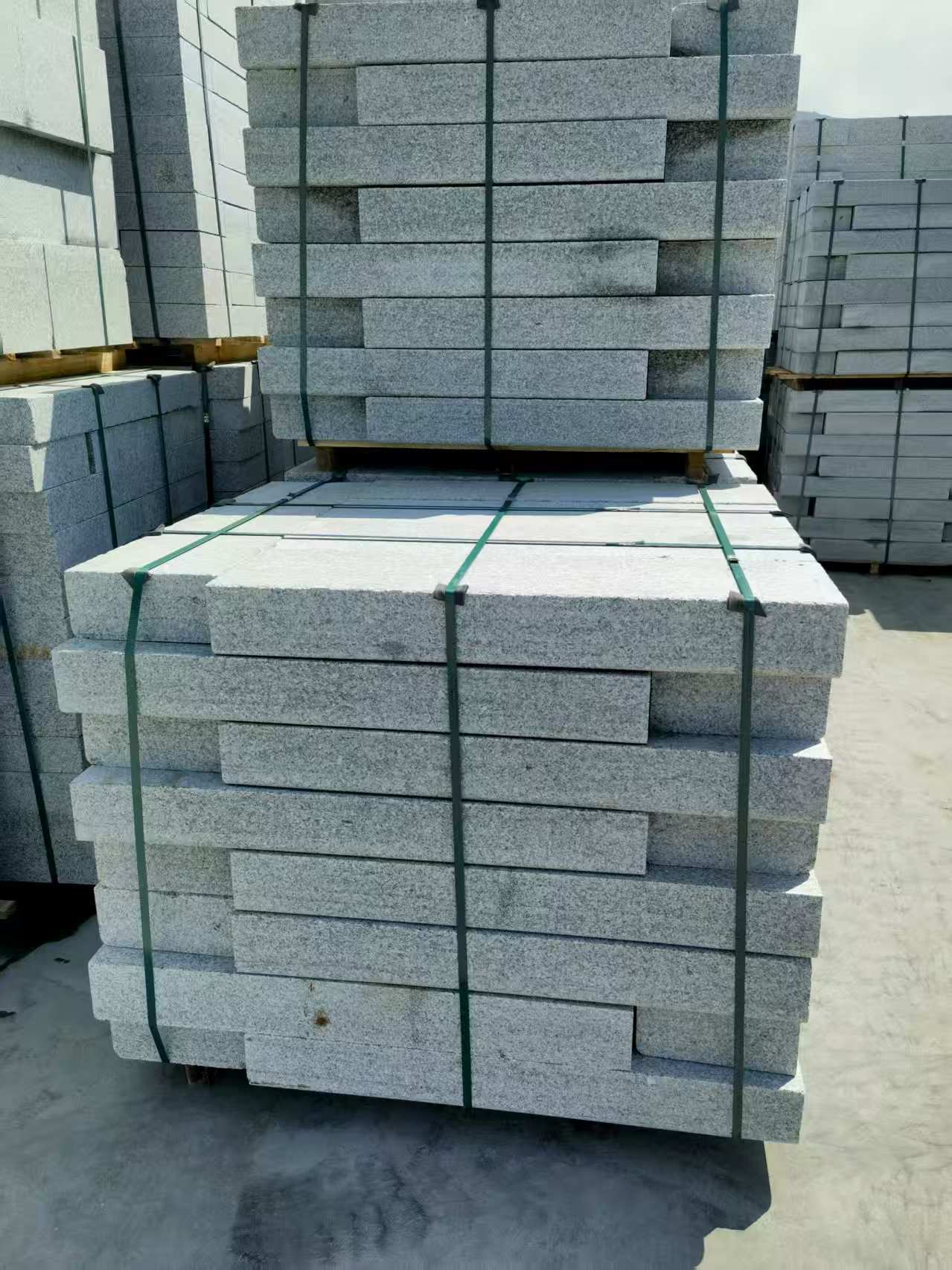 四川 芙蓉白花岗岩路沿石、平石尺寸标准，色泽均匀