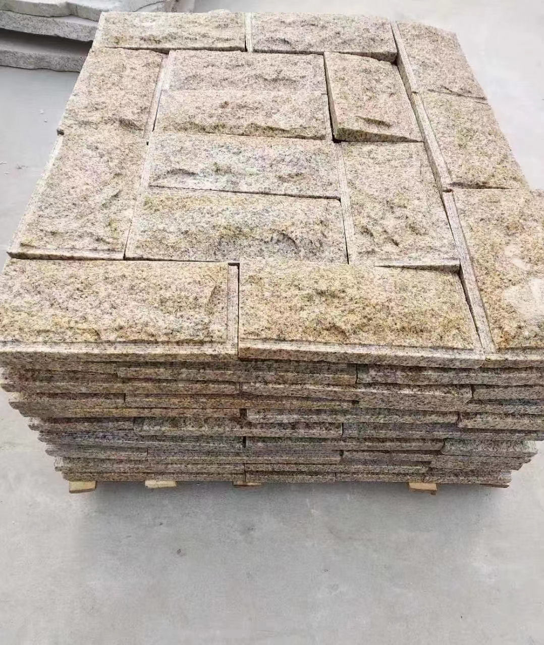 四川黄锈石蘑菇石